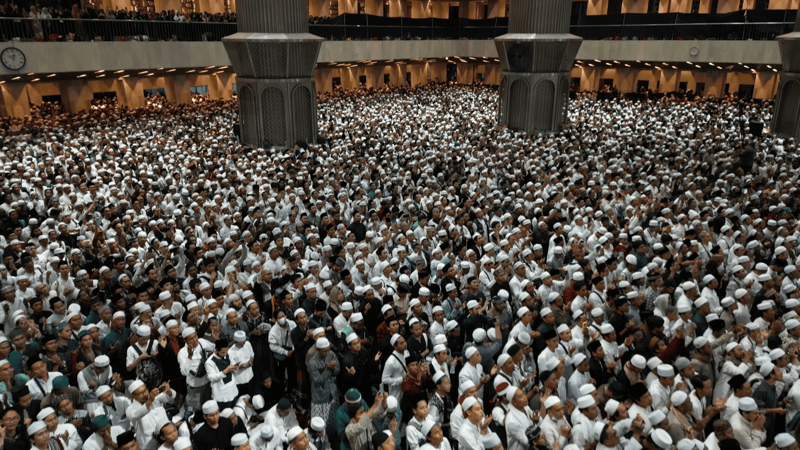 crowd istqlal Nabawi TV